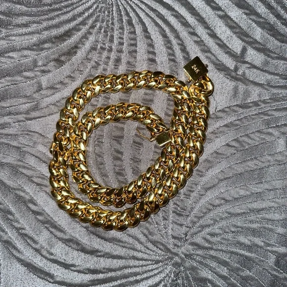 24kGold Filled Chain NecklaceSolid Cuban Link 22INCHES14MM